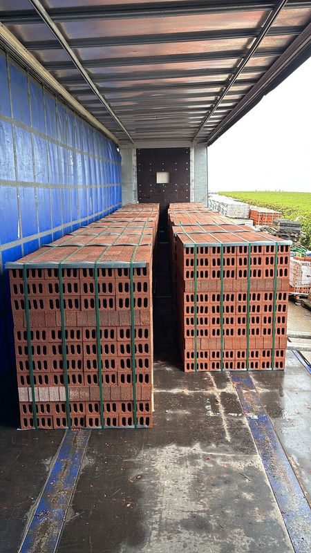 Ibstock Atlas Tixall Weathered Red Wirecut Facing Bricks (Pack of 552)