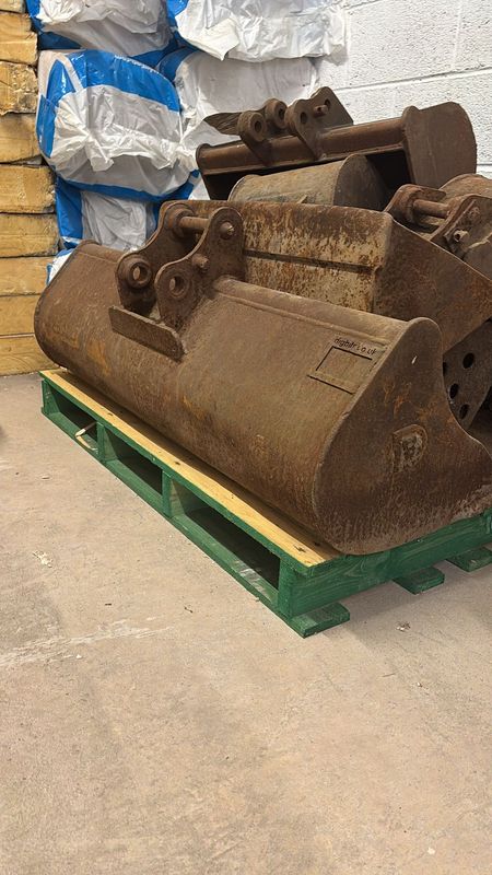 Digger Bucket ( 42.5mm x 35mm)