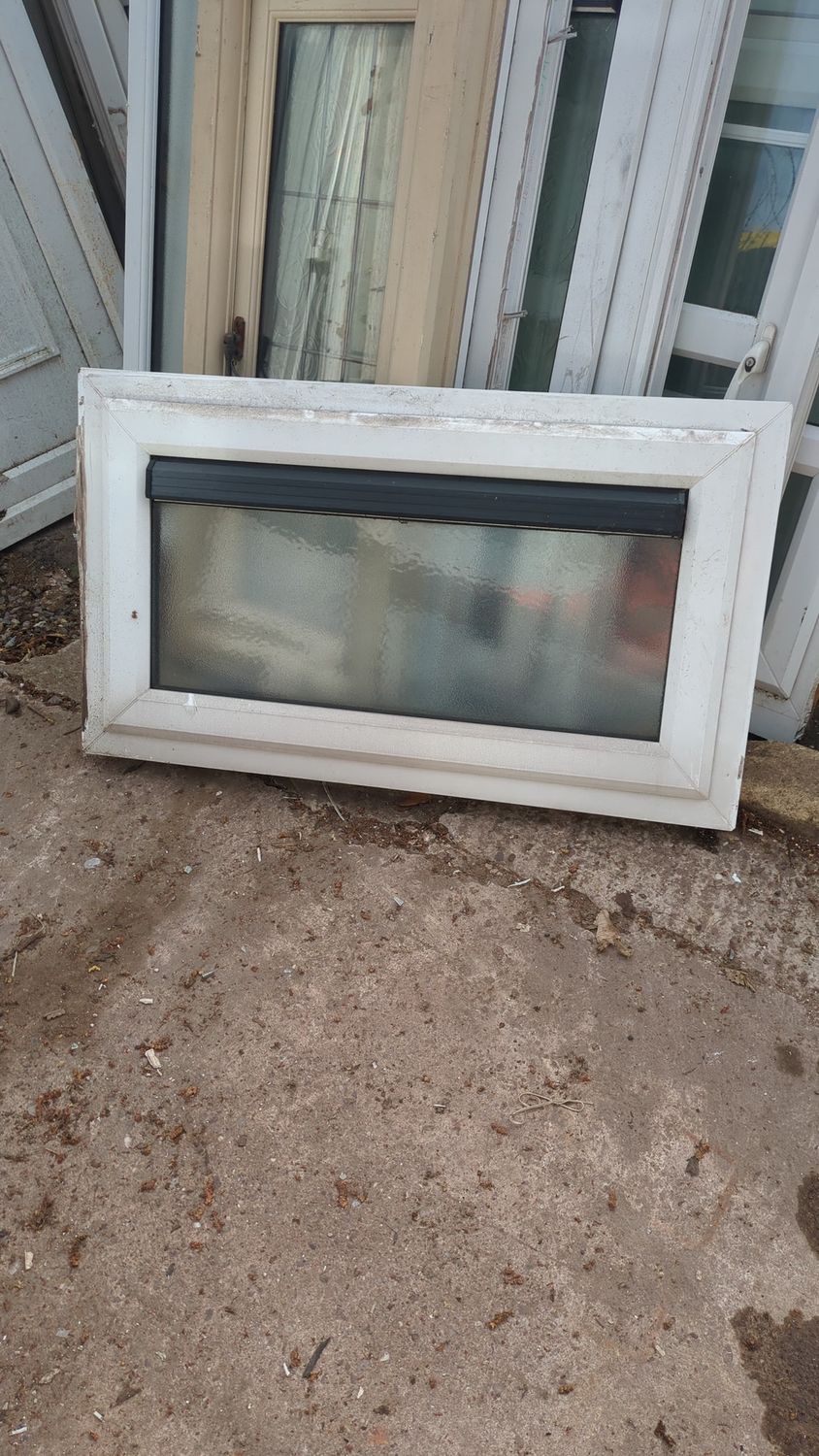 White uPVC window (995 x 575)