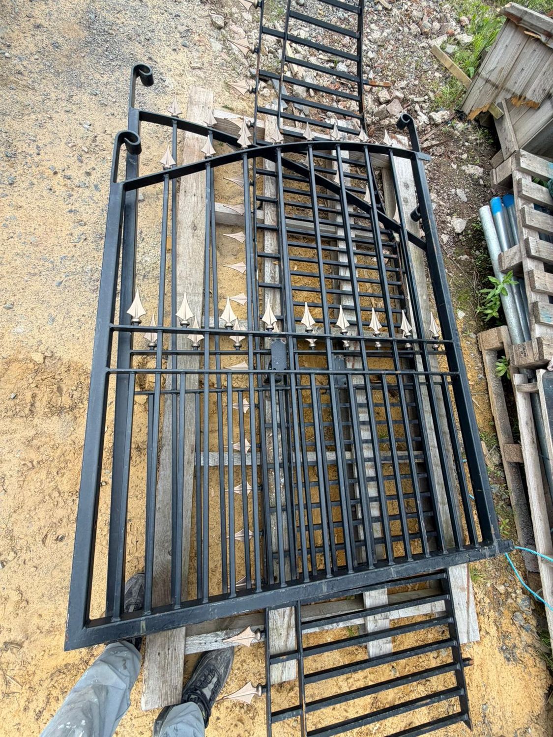 Black Metal Spike Gate set