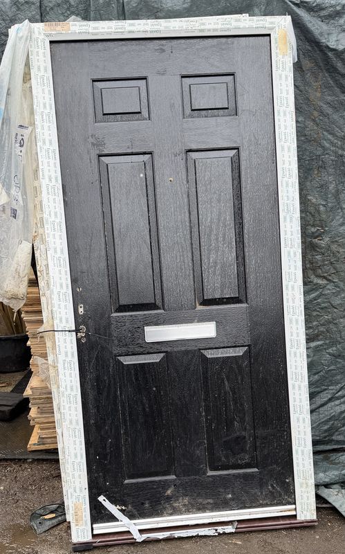 Composite Door (2100 x 1040)