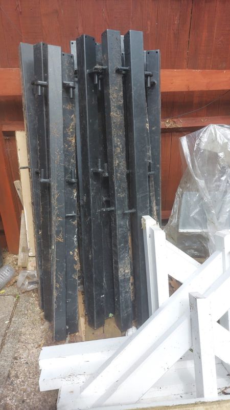 Black Estate Post