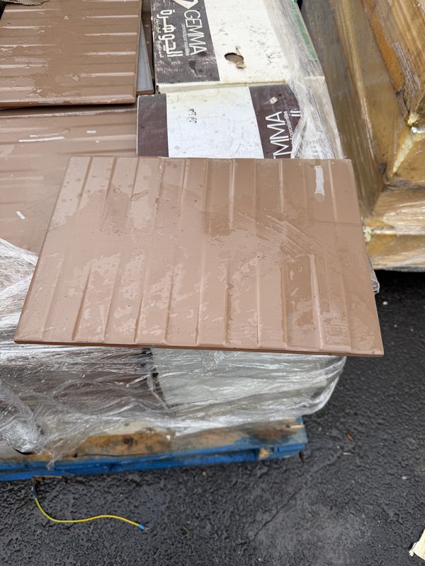 Wall Tiles (25 x 35cm) 1.14m2 Aprox