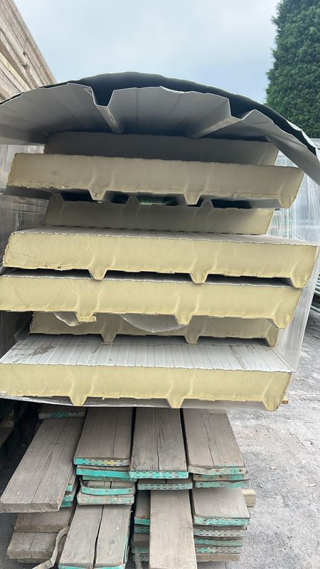 Insulated Corrugated Panel (2.6m x 1m x 150mm )