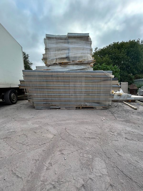 Insulated Panel (2.7m x 1m x 140mm)