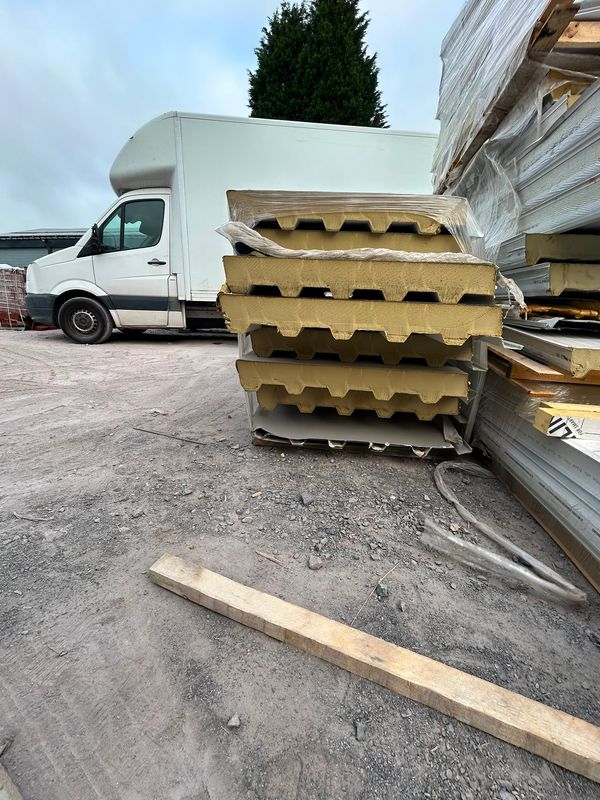 Insulated Panel (2.7m x 1m x 140mm)