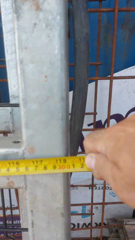 Metal Gates Silver (3m x 2.3m)