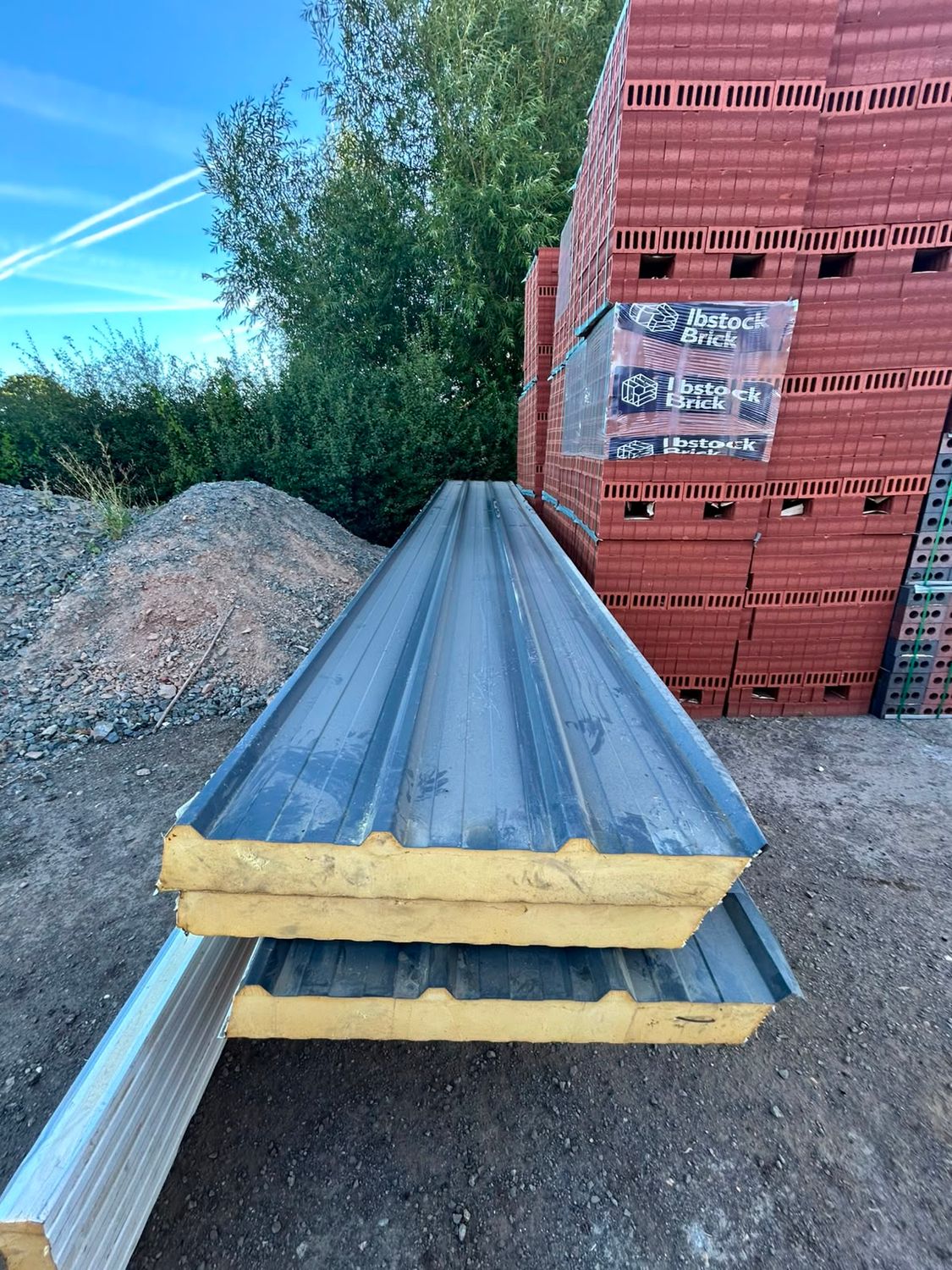 Insulated Panel (26ft x 1m x 120m)