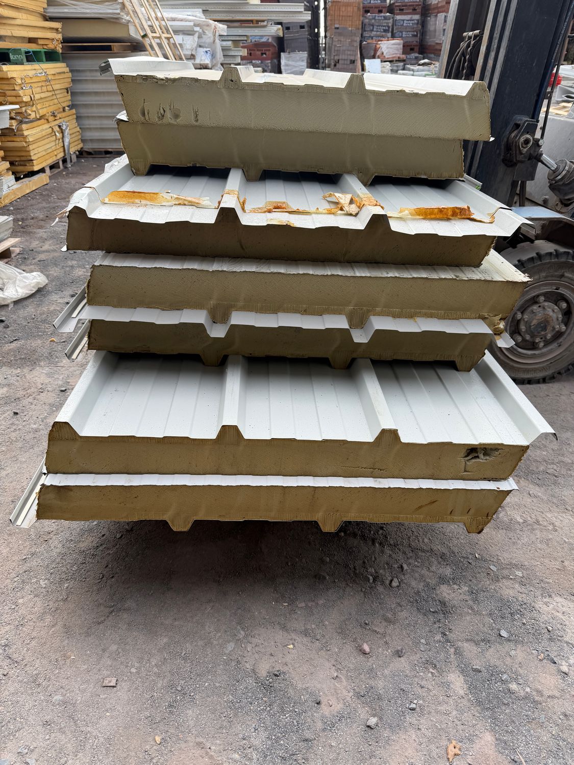 Insulated Corrugated Panels1000 x 3210 x 100mm