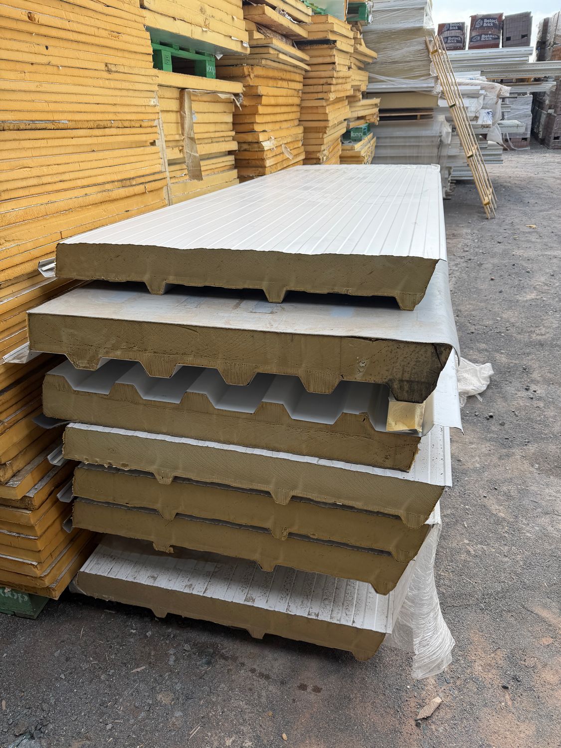 Insulated Corrugated Panels1000 x 2808 x 100mm