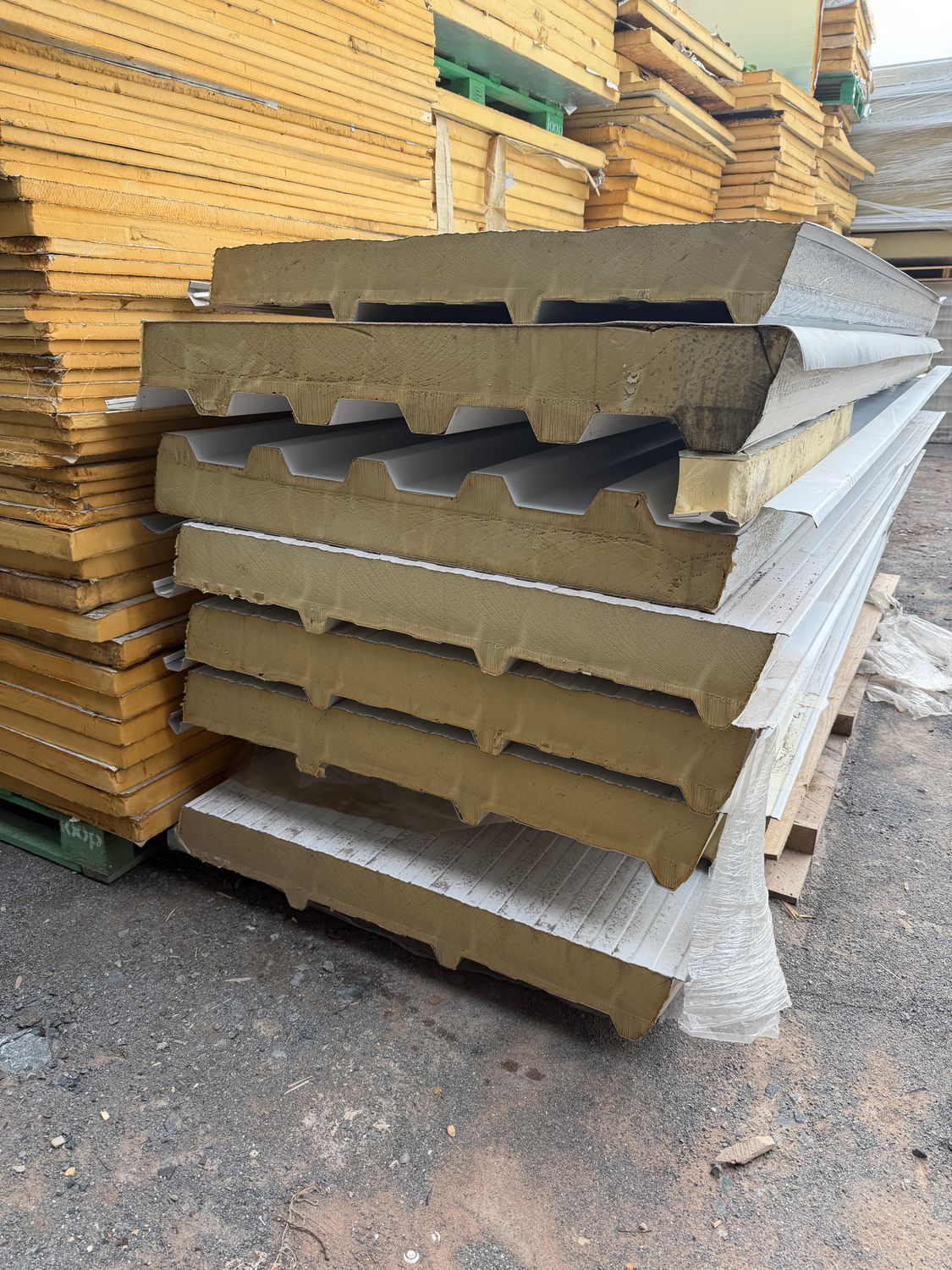Insulated Corrugated Panels1000 x 3202 x 100mm