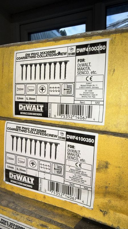 DeWalt  PH#2 35x35MM Coarsethrd collated screws