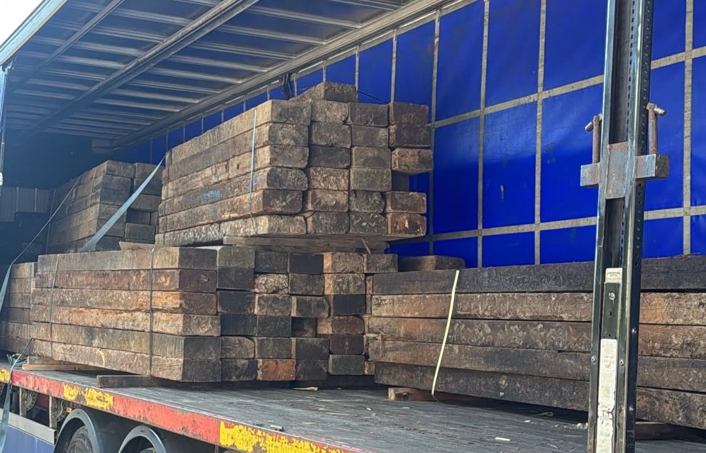 Old railway Sleepers (200 x 100 x 2.5m)