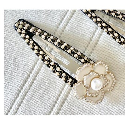 E10694CEC / 107HC025 HAIR CLIP  IVORY PEONY WITH PEARL CENTRE
