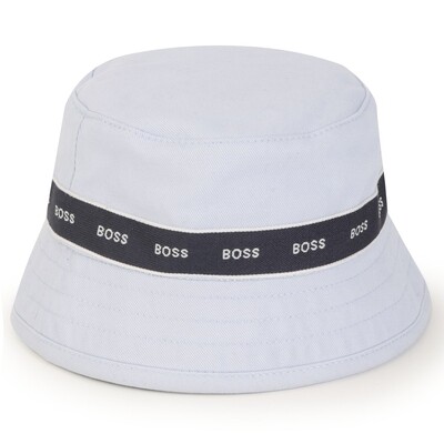 F10322BOS / J91126 REVERSIBLE BUCKET HAT WHITE & PALE BLUE BOSS LOGO F10322BOS / J91126 REVERSIBLE BUCKET HAT WHITE & PALE BLUE BOSS LOGO