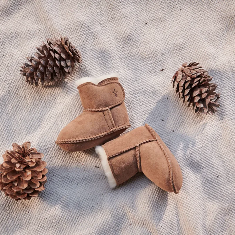 CHESTNUT SHEEPSKIN BOOTIES BABY / B10310