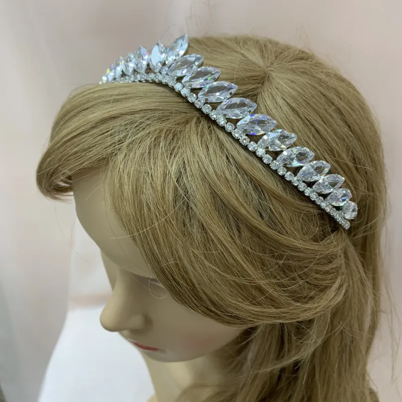 TIARA LARGE DIAMOND SHAPED CRYSTALS BEADS