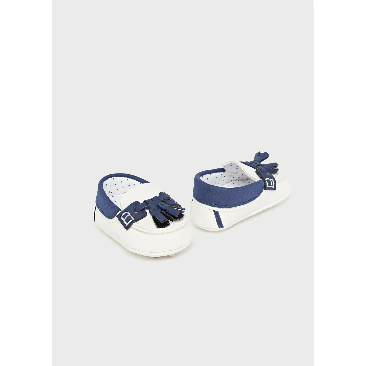 MOCCASINS SHOE WHITE NAVY TRIM / 9732-034