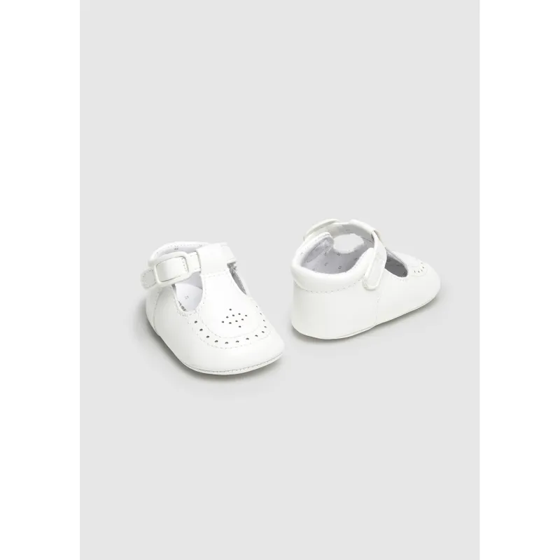 WHITE SHOE PINHOLE TRIM BOYS / 9893-062