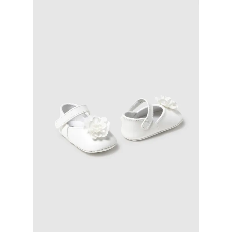 WHITE MARYJANE SHOE FLOWER APPLIQUE / 9902-011
