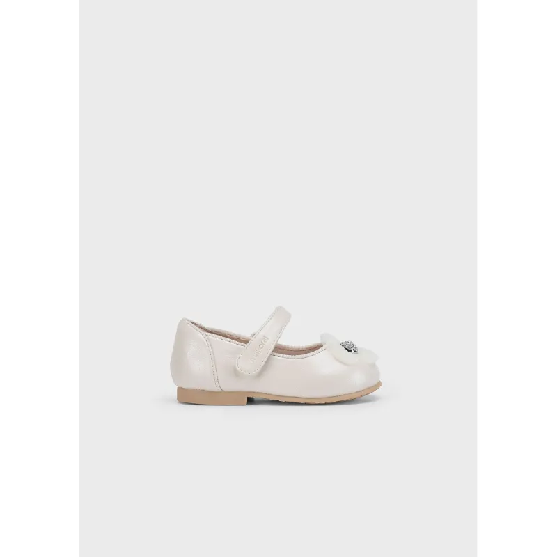 PEARL OFF WHITE MARY JANE SHOE CHIFFON FLOWER APPLIQUE / 41624-056
