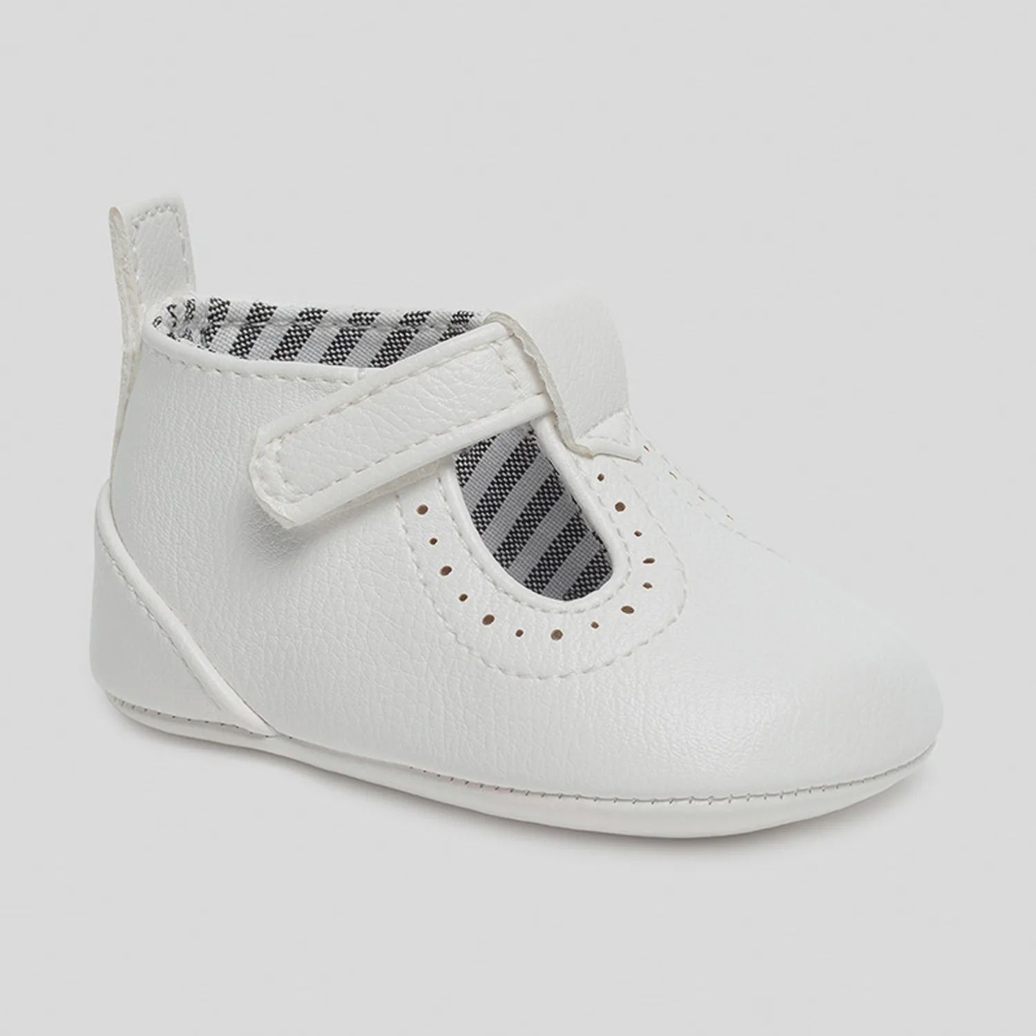 SHOE WHITE FAUX LEATHER / 9392