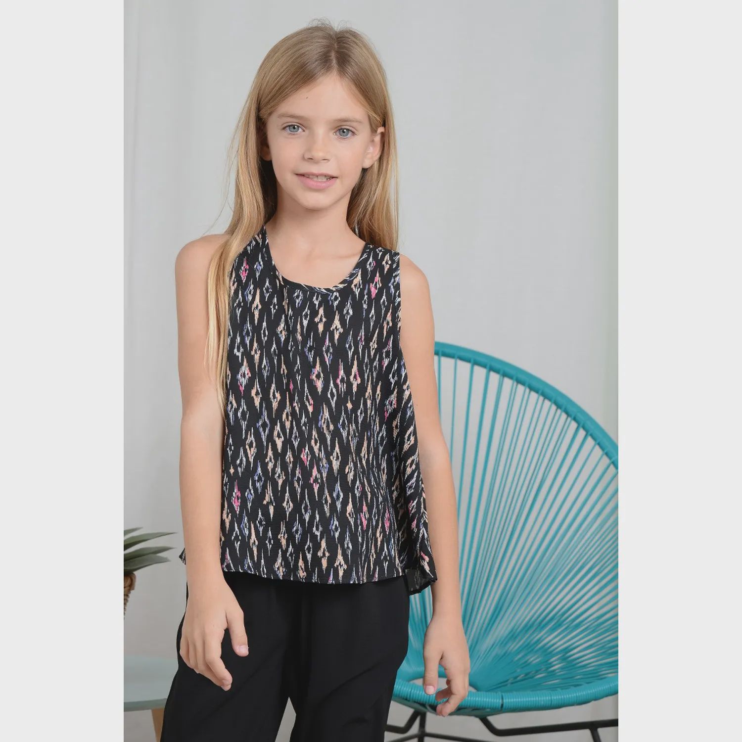TOP BLACK BATIK PRINT SLEEVELESS / R1574