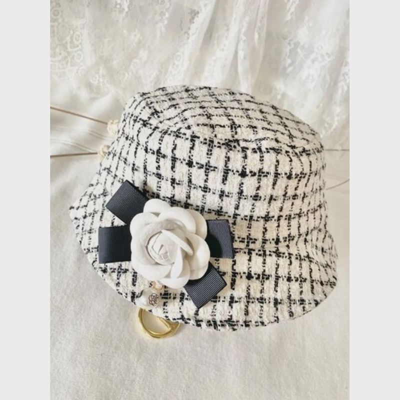 TWEED HAT BLACK & WHITE MOVEABLE FLOWER PIN / PSHTW013 TWEED HAT BLACK & WHITE MOVEABLE FLOWER PIN / PSHTW013