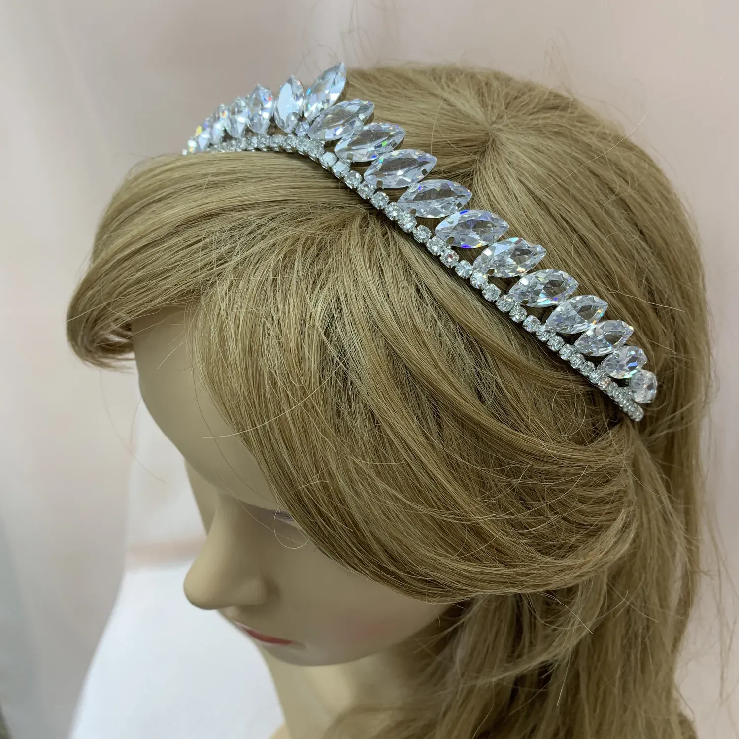 TIARA LARGE DIAMOND SHAPED CRYSTALS BEADS