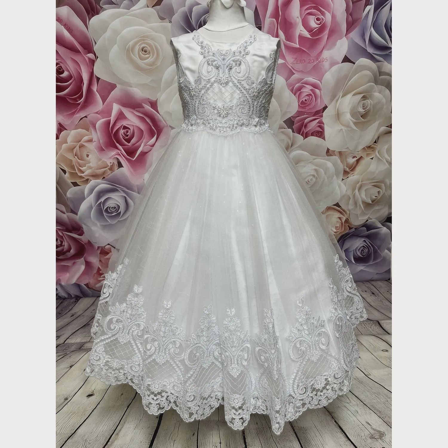 GOWN WHITE PEARL BASKET WEAVE BODICE & HEM / 2067U