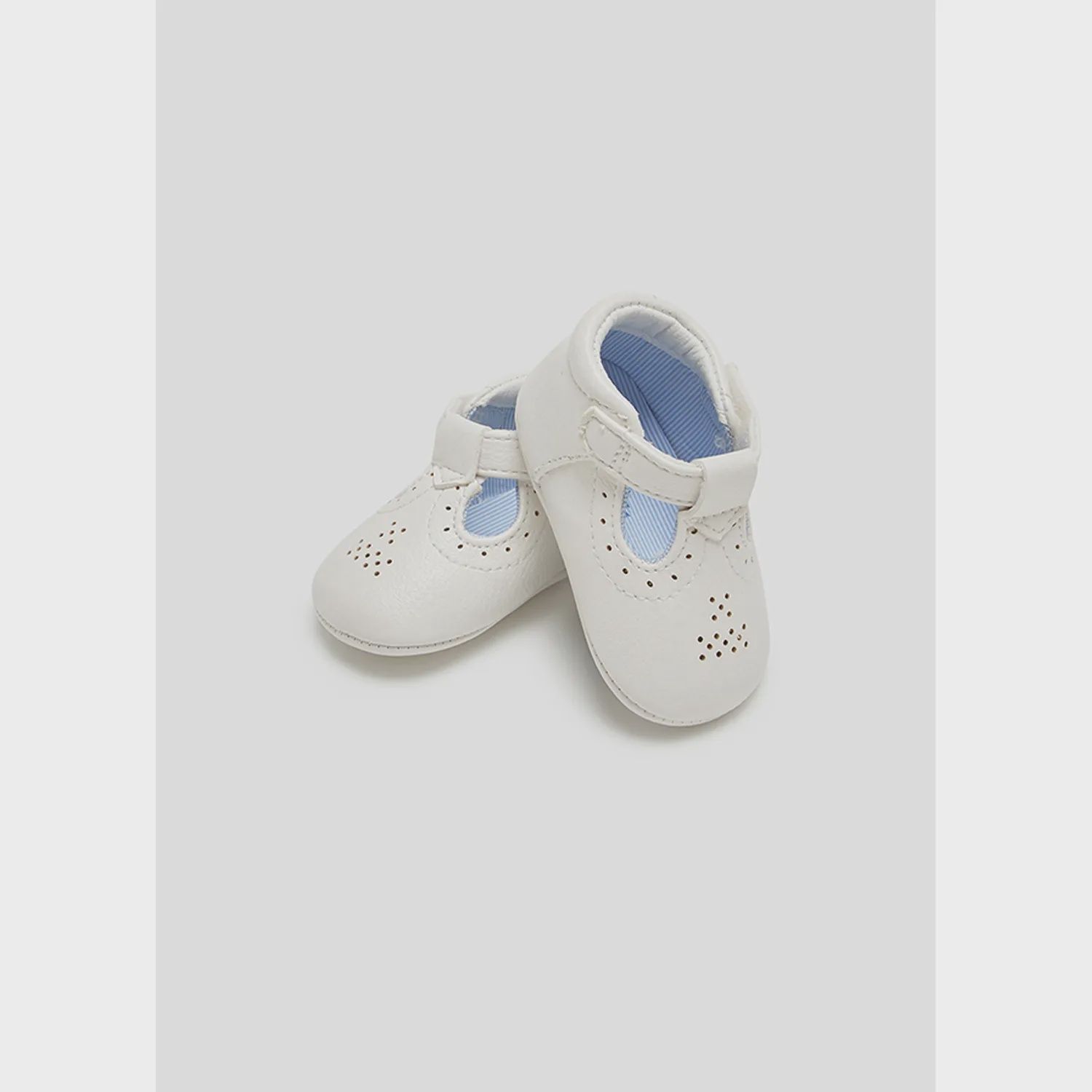 SHOES WHITE PUNCHED HOLES PRINT VELCRO BABY / 9504