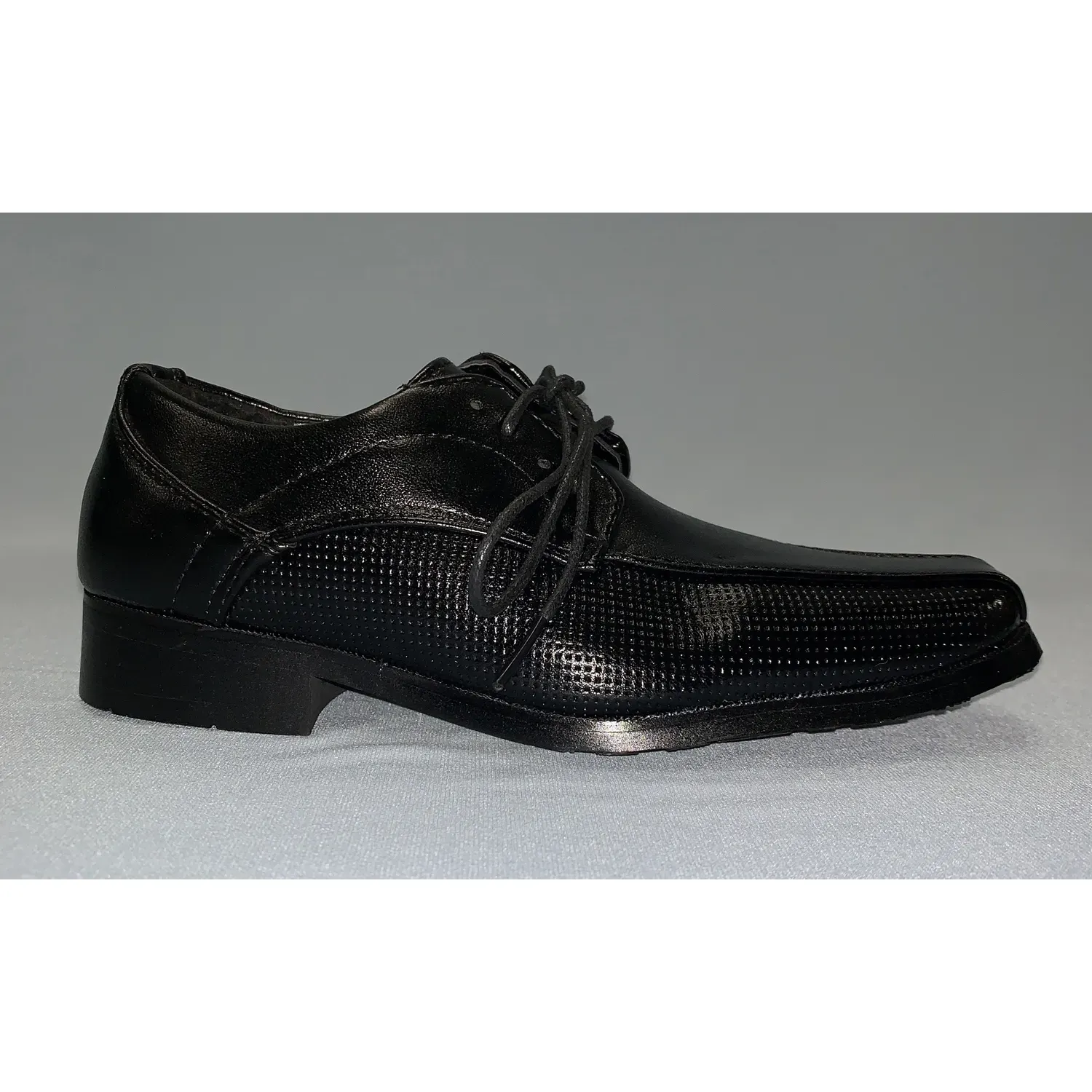 SHOE BLACK WITH LACES PIN HOLES SIDE PATTERN / LM14