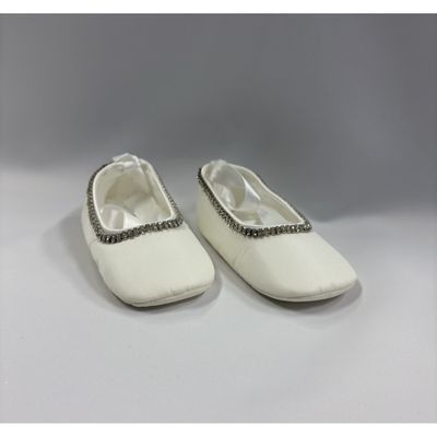 SILK SHOE WHITE RHINESTONE TRIM / 550R