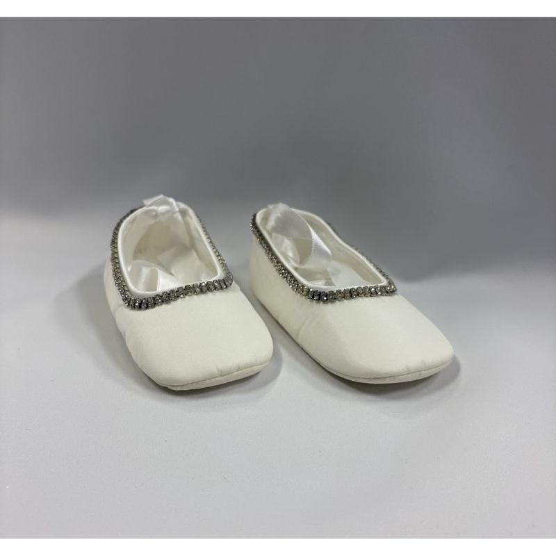SILK SHOE WHITE RHINESTONE TRIM / 550R