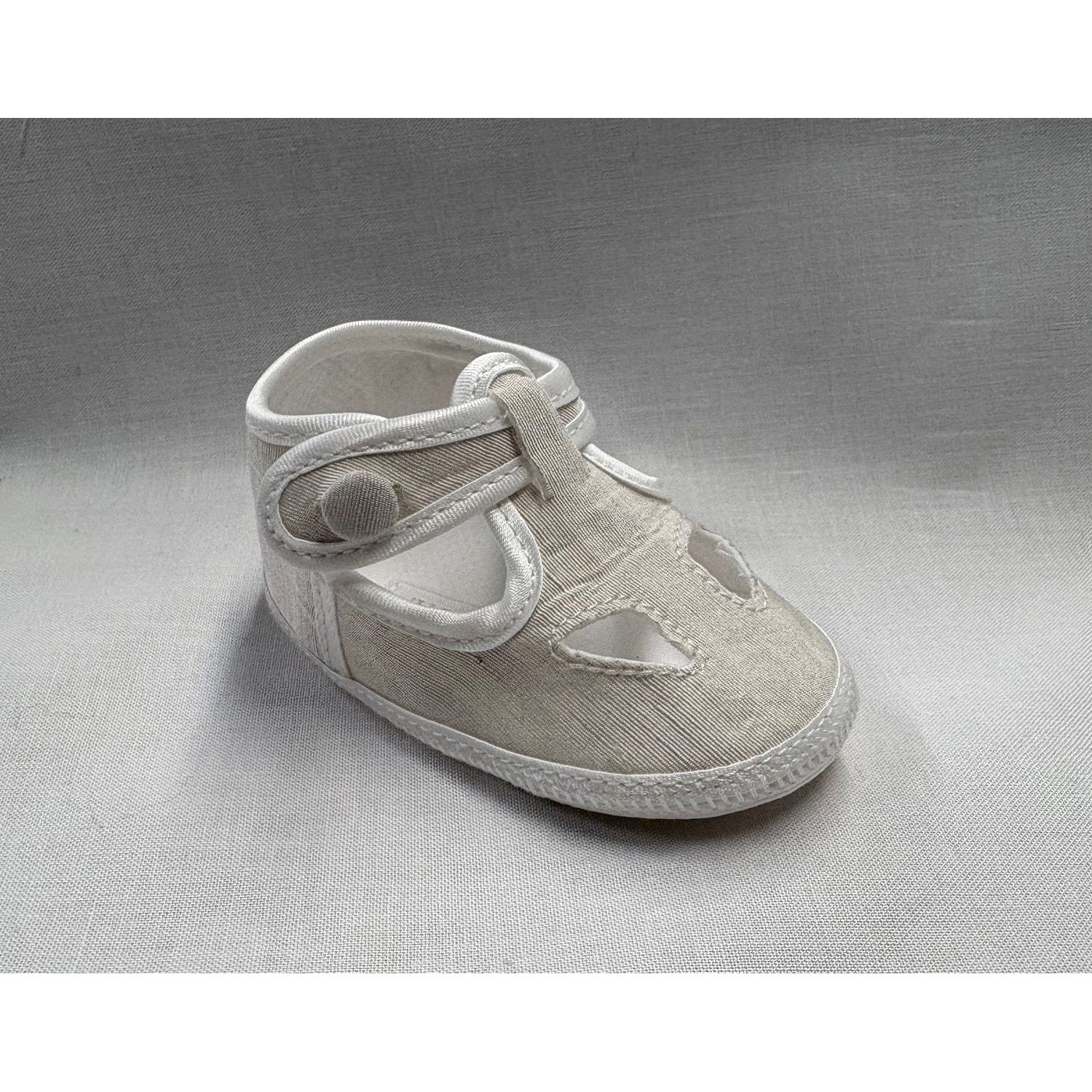 SHOE BEIGE BUTTON CLOSURE / A2176SC