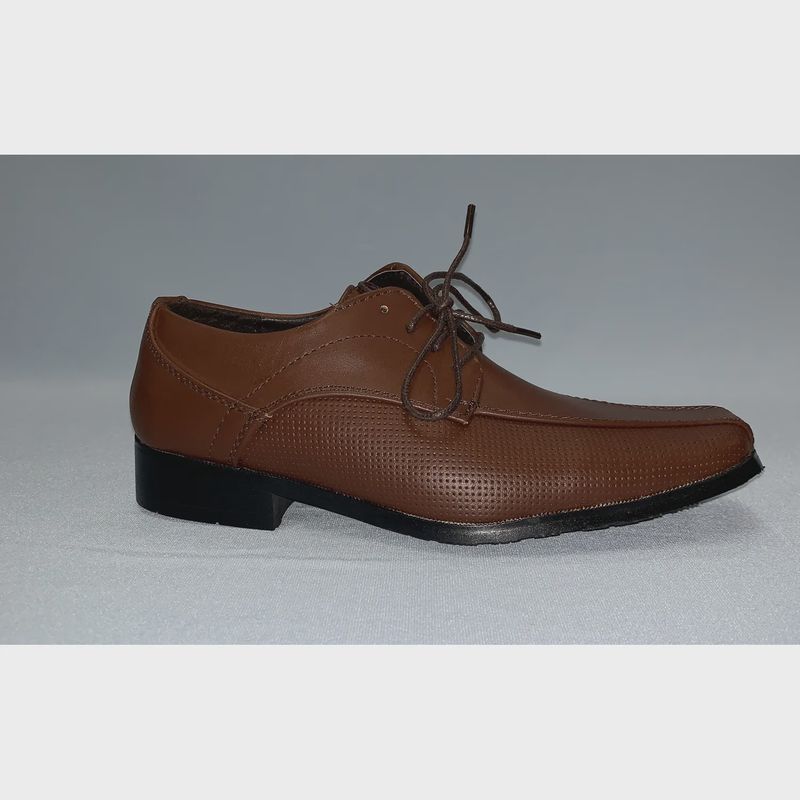 SHOE BROWN WITH LACES PIN HOLES SIDE PATTERN / LM14
