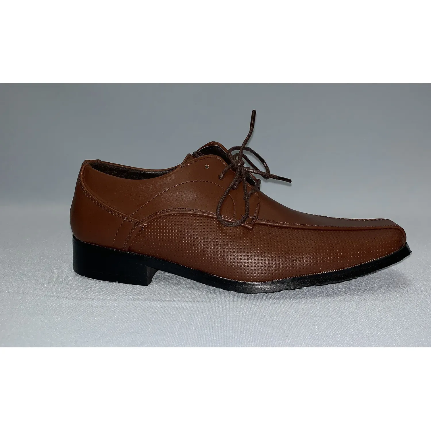 SHOE BROWN WITH LACES PIN HOLES SIDE PATTERN / LM14