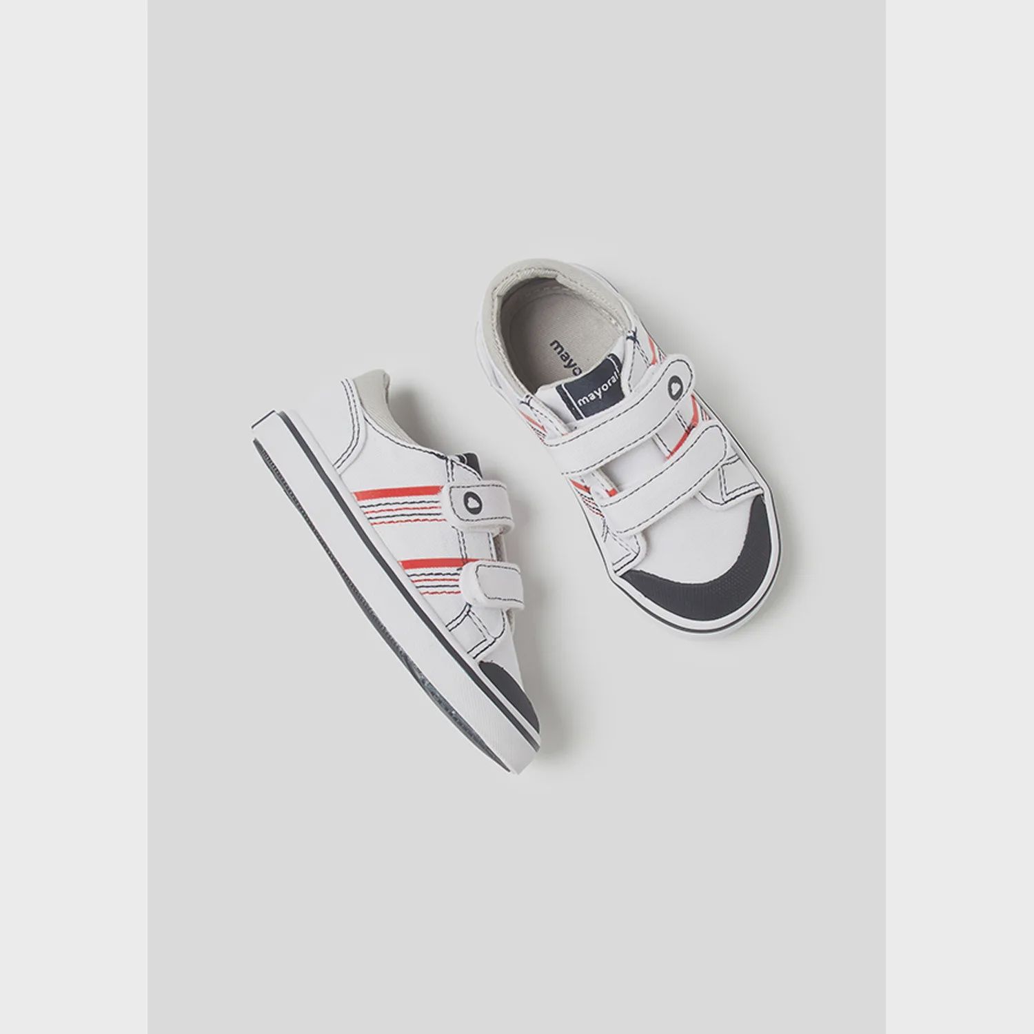 SHOE WHITE CANVAS RED STRIPE & NAVY TRIM VELCRO / 41380