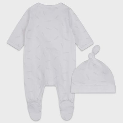 2 PC SLEEPER & HAT GIFT SET WHITE BLACK ALLOVER BOSS PRINT / J98379