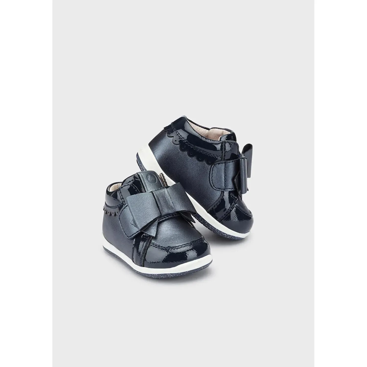 HIGH CUT BOOT NAVY & PATENT LEATHER BOW TRIM / 42294