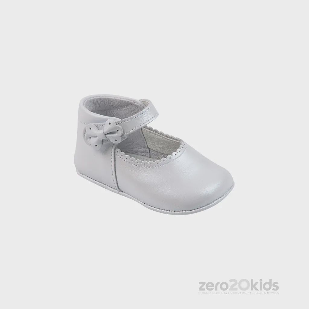 SHOE 262680 WHT GIRL SCAL EDGE