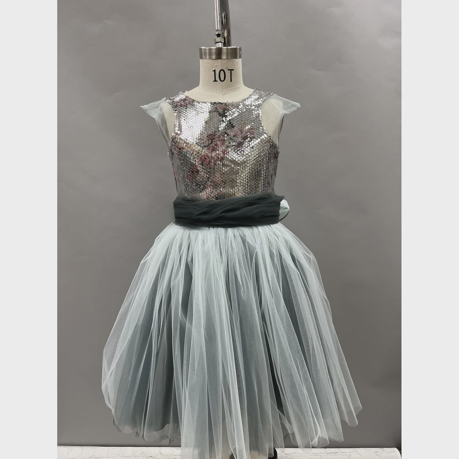 2 PC DRESS & HAIRCLIP MINT SEQUIN BODICE TULLE SKIRT WAISTPIN ON BELT / 20924 2 PC DRESS & HAIRCLIP MINT SEQUIN BODICE TULLE SKIRT WAISTPIN ON BELT / 20924