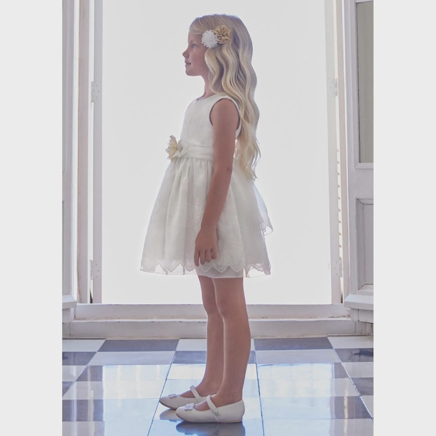 DRESS WHITE EMBROIDERED ORGANZA SLEEVELESS WITH BELT / 5022-096