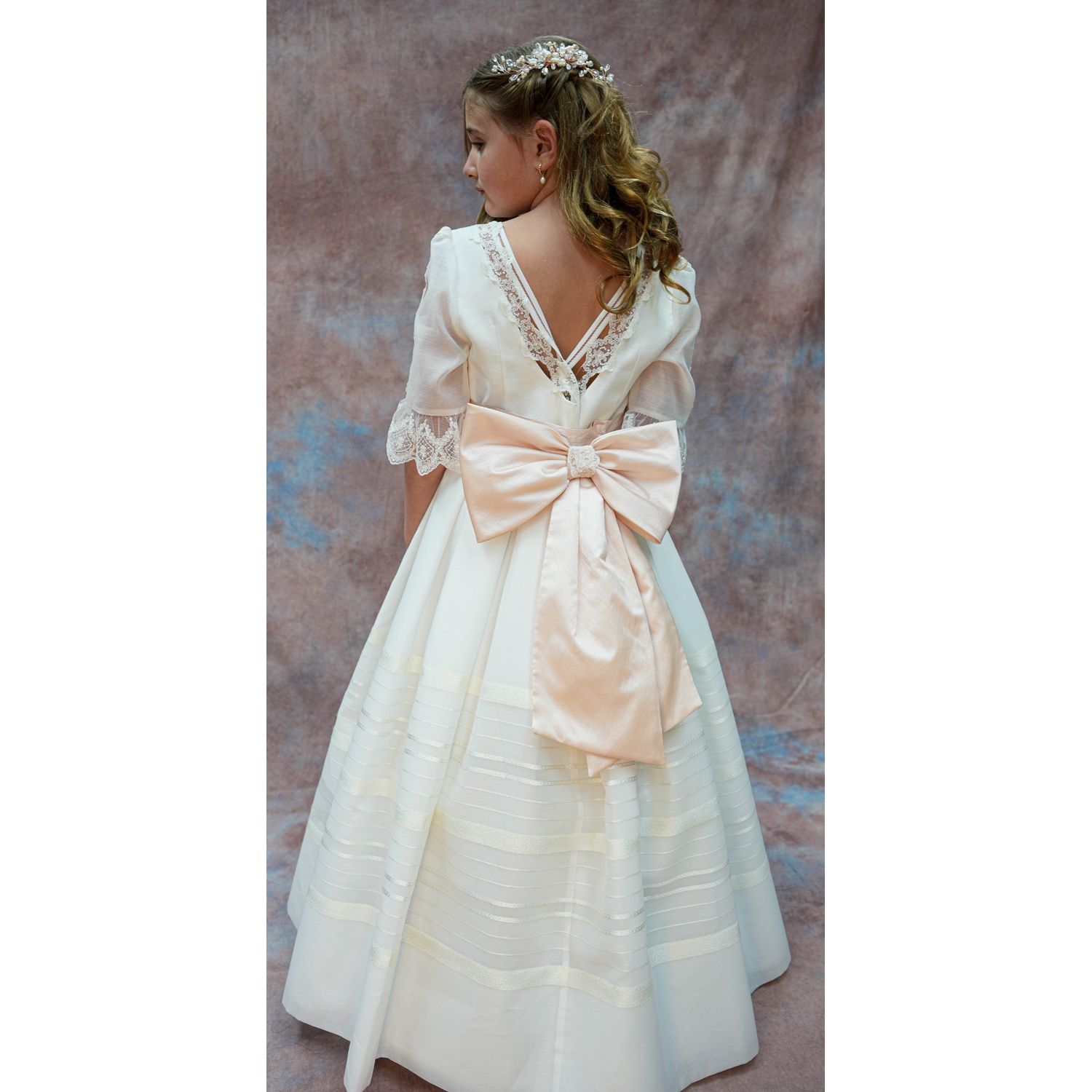 GOWN OFF WHITE PLEATED LACE TRIM WAISTBAND SLEEVE VBACK / 6417-20