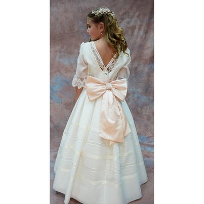 GOWN OFF WHITE PLEATED LACE TRIM WAISTBAND SLEEVE VBACK / 6417-20