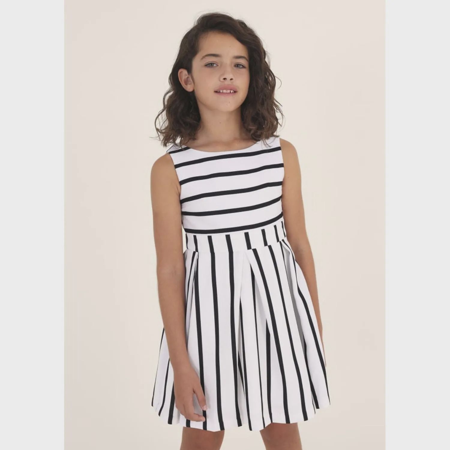 DRESS BLACK & WHITE STRIPE PLEATS & OPEN BACK / 6910-074