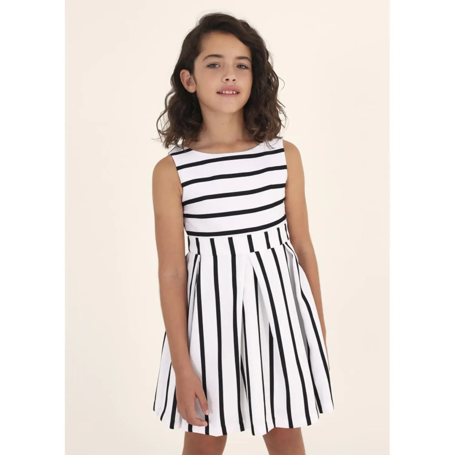 DRESS BLACK & WHITE STRIPE PLEATS & OPEN BACK / 6910-074