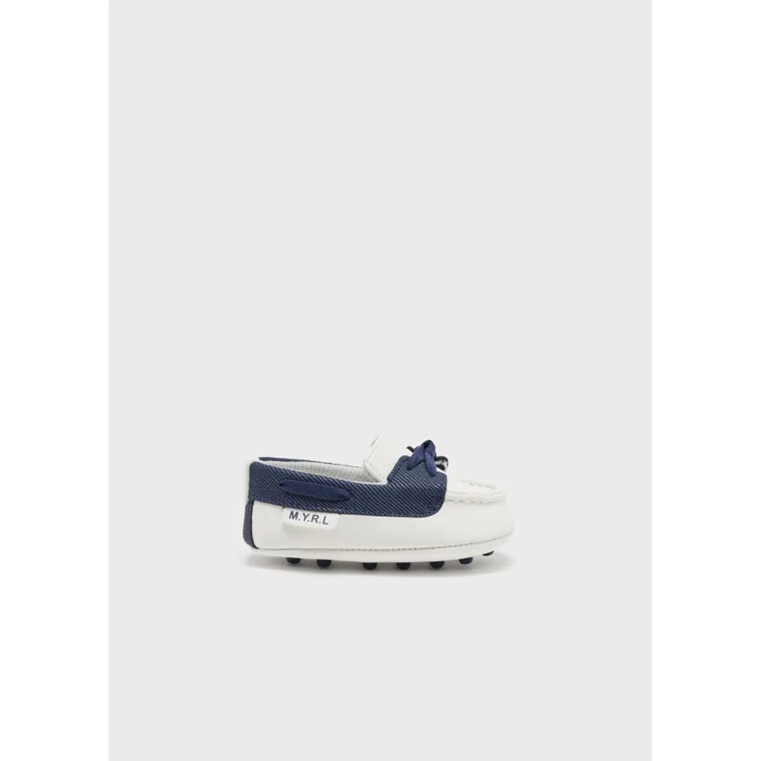 MOCCASIN SHOE WHITE NAVY TRIM / 9620-075