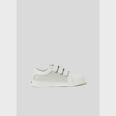 SNEAKER SHOE WHITE CUTOUT DAISY PATTERN SILVER / 43421-053