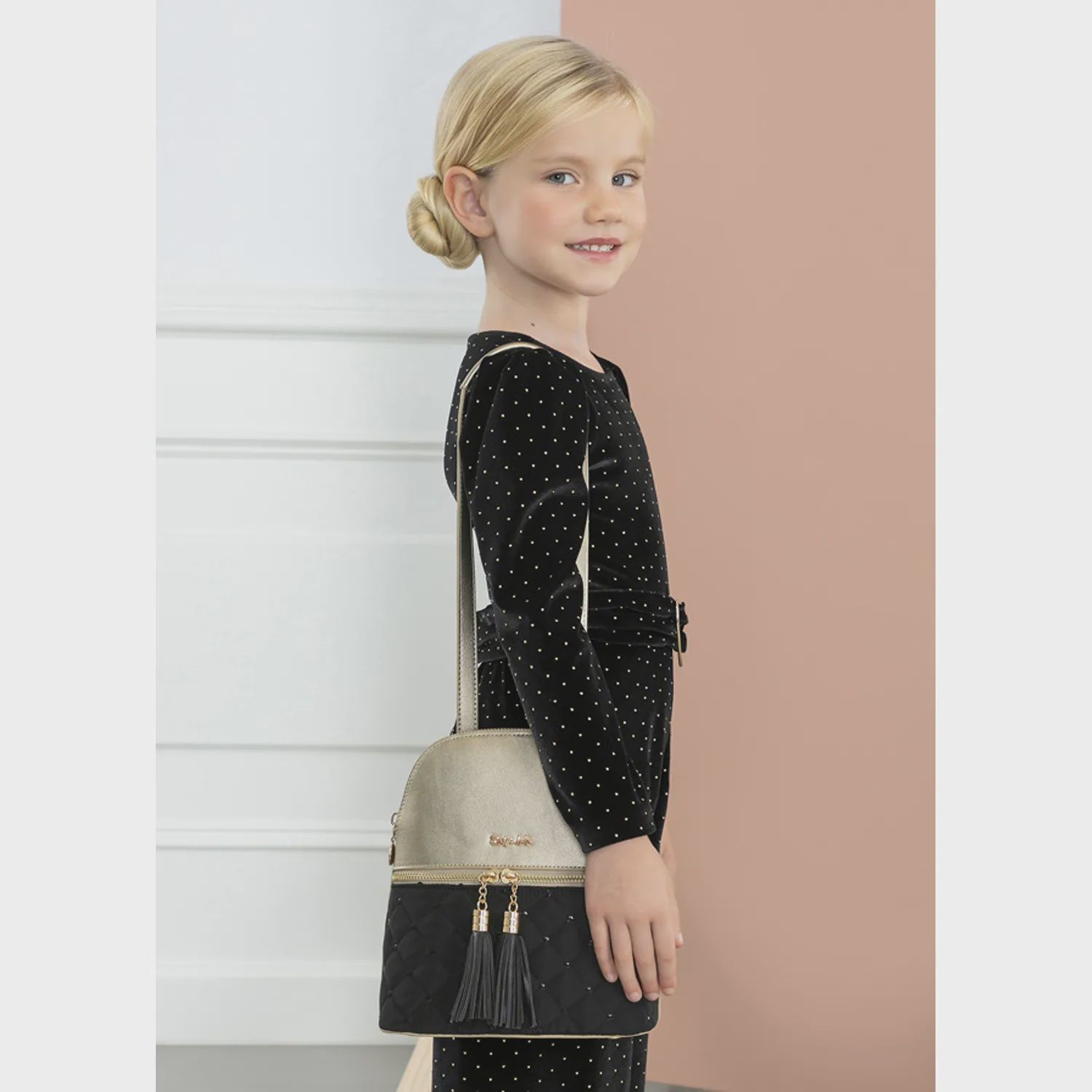 BACKBACK PURSE GOLD & BLACK WITH 2 TASSELS TRIM / 5994-001